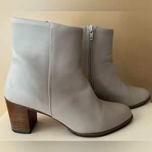 SOLD Poppy Barley blocked heel ankle boot